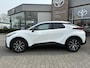 Toyota C-HR / C-HR+ 1.8 HYBRID 140 FIRST-EDITION 360° CAMERA BLIND-SPOT PARK-SENSOREN EL-ACHTERKLEP APPLE/ANDROID LED-PRISMA NL-AUTO