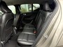 Volvo XC40 Plug-in Hybrid T5 Inscription | Trekhaak | Lederen Bekleding | Adaptive cruise control | Stoel- en stuurverwarming | Elektrische stoelverstelling | Dode hoek detectie BLIS | Parkeersensoren voor + achter | Achteruitrijcamera | Keyless | Navigatie | Apple Carplay / Android Auto |