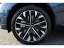 Volvo XC60 2.0 T6 Plug-in hybrid AWD Ultra Dark | Nappa leder blond/charcoal bekleding | Panoramadak | Visual Park Assist | 6,4 kw Boordlader | Actieve Luchtvering met Four-C | Stoelmassage | Adaptive Cruise control | Pilot Assist | Premium Pack | Preconditioning met timer | Getinte ramen | Headup display | Full Led | Driver Assistance | Driver Awareness | 21" 5-Spaaks V-velg glanzend zwart Diamond Cut | Bowers & Wilkins Audiosysteem | Google Maps | Google Assistant | Blis | Elektrische achterklep | Stoelventilatie voor | Verwarmbaar stuurwiel | Keyless | Elektrisch verstelbare voorstoelen met geheugen | Lichting Pack | Stoelverwarming voor en achter | Apple Carplay | Volvo Car UX | Elektrisch bedienbare achterklep | Verlichtingspack 2