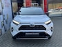 Toyota RAV4 2.5 HYBRID BI-TONE AWD STOEL/STUURVERW PARK-SENSOREN APPLE/ANDROID ELEK-ACHTERKLEP AD-CRUISE LEDER LM-VELGEN KEYLESS CAMERA