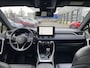 Toyota RAV4 2.5 Hybrid AWD Bi-Tone STOEL/STUURVERW PARK-SENSOREN APPLE/ANDROID ELEK-ACHTERKLEP AD-CRUISE LEDER LM-VELGEN KEYLESS CAMERA