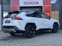 Toyota RAV4 2.5 HYBRID BI-TONE AWD STOEL/STUURVERW PARK-SENSOREN APPLE/ANDROID ELEK-ACHTERKLEP AD-CRUISE LEDER LM-VELGEN KEYLESS CAMERA