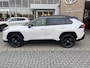 Toyota RAV4 2.5 Hybrid AWD Bi-Tone STOEL/STUURVERW PARK-SENSOREN APPLE/ANDROID ELEK-ACHTERKLEP AD-CRUISE LEDER LM-VELGEN KEYLESS CAMERA