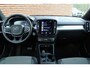 Volvo XC40 T4 Recharge R-Design | Trekhaak | Apple Carplay/ Android Auto | Parkeerverwarming | 18'' Lichtmetalen Velgen | Cruise Control | Navigatie | Bluetooth Telefonie & Multimedia | DAB+ Radio