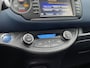 Toyota Yaris 1.5 Hybrid Bi-Tone Climate control | Navigatie | Parkeercamera | Trekhaak | LM-velgen |