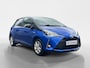 Toyota Yaris 1.5 Hybrid Bi-Tone Climate control | Navigatie | Parkeercamera | Trekhaak | LM-velgen |