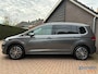 Volkswagen Touran 1.4 TSI Highline 7p | Trekhaak | Pano | Camera | Led | CarPlay
