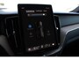Volvo XC60 2.0 T8 Plug-in hybrid AWD Ultra Black Edition Exec | Nordico Microtech Cardamom Quilted bekleding | Panoramadak | Visual Park Assist | 6,4 kw Boordlader | Actieve Luchtvering met Four-C | Adaptive Cruise control | Pilot Assist | Premium Pack | Preconditioning met timer | Getinte ramen | Headup display | Full Led | Driver Assistance | Driver Awareness | 21" 5-Spaaks V-velg glanzend zwart Diamond Cut | Bowers & Wilkins Audiosysteem | Google Maps | Google Assistant | Blis | Elektrische achterklep | Stoelventilatie voor | Verwarmbaar stuurwiel | Keyless | Elektrisch verstelbare voorstoelen met geheugen | Lichting Pack | Stoelverwarming voor en achter | Apple Carplay | Volvo Car UX | Elektrisch bedienbare achterklep | Verlichtingspack 2