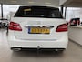 Mercedes-Benz B-klasse 180 AMG Night edition,Nl Auto, Automaat,Panoramadak,Navigatie,Parkeersensor V&A,Trekhaak,Climate&Cruiscontrol,Spraakbediening,Leder- Alcantara.18 Inch Lmv