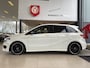 Mercedes-Benz B-klasse 180 AMG Night edition,Nl Auto, Automaat,Panoramadak,Navigatie,Parkeersensor V&A,Trekhaak,Climate&Cruiscontrol,Spraakbediening,Leder- Alcantara.18 Inch Lmv