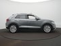 Volkswagen T-Roc 1.5 TSI Style Panoramadak - Trekhaak - Camera - Navigatie - Clima