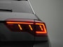 Volkswagen T-Roc 1.5 TSI Style Panoramadak - Trekhaak - Camera - Navigatie - Clima