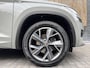 Skoda Kodiaq 1.5 TSI Sportline Automaat 7persoons | Panoramadak | LED verlichting | Adaptieve cruise control | Trekhaak afneembaar | Groot navigatiesysteem | Canton HiFi | Stoelverwarming | Parkeersensoren voor en achter | Achteruitrijcamera