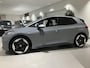 Volkswagen ID.3 First Max 58 kWh 204 PK | Apple Carplay | Panoramadak | Stuurwielverwarming | Stoelverwarming | Achteruitrijcamera | Sfeerverlichting | Dodehoeksensoren | Navigatie | IQ Lights | Ergo-Active Voorstoelen |