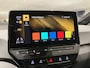 Volkswagen ID.3 First Max 58 kWh 204 PK | Apple Carplay | Panoramadak | Stuurwielverwarming | Stoelverwarming | Achteruitrijcamera | Sfeerverlichting | Dodehoeksensoren | Navigatie | IQ Lights | Ergo-Active Voorstoelen |