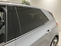 Volkswagen ID.3 First Max 58 kWh 204 PK | Apple Carplay | Panoramadak | Stuurwielverwarming | Stoelverwarming | Achteruitrijcamera | Sfeerverlichting | Dodehoeksensoren | Navigatie | IQ Lights | Ergo-Active Voorstoelen |