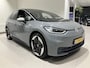 Volkswagen ID.3 First Max 58 kWh 204 PK | Apple Carplay | Panoramadak | Stuurwielverwarming | Stoelverwarming | Achteruitrijcamera | Sfeerverlichting | Dodehoeksensoren | Navigatie | IQ Lights | Ergo-Active Voorstoelen |