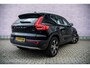 Volvo XC40 1.5 T3 Inscription Trekhaak | Panoramadak | Elektrisch bedienbare stoelen | Adaptieve cruisecontrol | BLIS | 360 Camera | Stoel-achterbank-stuurwiel- en parkeerverwarming | Harman Kardon audio |