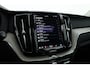 Volvo XC60 2.0 T6 Plug-in hybrid AWD Inscription | Google | Trekhaak | Pano-dak | Camera | Stoel + stuurverwarming |