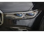 BMW X7 xDrive40i High Executive | 7 ZITS | SKYLOUNGE | ADAPTIVE | LASERLIGHTS | NAPA LEER | TREKHAAK | STOEL & STUURVERWARMING | PRIVACY GLAS | HEAD UP | 360 CAMERA | HARMON & KARDON | SUEDE HEMEL | COMFORT STOELEN | CRYSTAL | SOFTCLOSE |