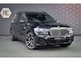 BMW X7 xDrive40i High Executive | 7 ZITS | SKYLOUNGE | ADAPTIVE | LASERLIGHTS | NAPA LEER | TREKHAAK | STOEL & STUURVERWARMING | PRIVACY GLAS | HEAD UP | 360 CAMERA | HARMON & KARDON | SUEDE HEMEL | COMFORT STOELEN | CRYSTAL | SOFTCLOSE |