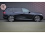 BMW X7 xDrive40i High Executive | 7 ZITS | SKYLOUNGE | ADAPTIVE | LASERLIGHTS | NAPA LEER | TREKHAAK | STOEL & STUURVERWARMING | PRIVACY GLAS | HEAD UP | 360 CAMERA | HARMON & KARDON | SUEDE HEMEL | COMFORT STOELEN | CRYSTAL | SOFTCLOSE |