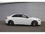 Mercedes-Benz A-klasse 250 e AMG Pakket AMG NightPakket (50.526Km! Pano Sportleder/Memory Widescreen Carplay Distronic 360Camera M-Bux Multibeam 19InchAMG PrivacyGlass)