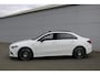 Mercedes-Benz A-klasse 250 e AMG Pakket AMG NightPakket (50.526Km! Pano Sportleder/Memory Widescreen Carplay Distronic 360Camera M-Bux Multibeam 19InchAMG PrivacyGlass)