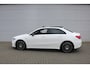 Mercedes-Benz A-klasse 250 e AMG Pakket AMG NightPakket (50.526Km! Pano Sportleder/Memory Widescreen Carplay Distronic 360Camera M-Bux Multibeam 19InchAMG PrivacyGlass)