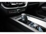 Volvo XC60 T6 Plug-in hybrid AWD Ultra Dark | Panoramadak met schuif-/kantelfunctie | Semi elektrische trekhaak | Verwarmbare voorstoelen, achterbank en stuurwiel | Head Up Display | 360° Parkeer Camera | Premium audio by Harman Kardon | Google infotainment |