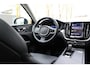 Volvo XC60 T6 Plug-in hybrid AWD Ultra Dark | Panoramadak met schuif-/kantelfunctie | Semi elektrische trekhaak | Verwarmbare voorstoelen, achterbank en stuurwiel | Head Up Display | 360° Parkeer Camera | Premium audio by Harman Kardon | Google infotainment |