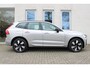 Volvo XC60 T6 Plug-in hybrid AWD Ultra Dark | Panoramadak met schuif-/kantelfunctie | Semi elektrische trekhaak | Verwarmbare voorstoelen, achterbank en stuurwiel | Head Up Display | 360° Parkeer Camera | Premium audio by Harman Kardon | Google infotainment |