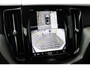 Volvo XC60 T6 Plug-in hybrid AWD Ultra Dark | Panoramadak met schuif-/kantelfunctie | Semi elektrische trekhaak | Verwarmbare voorstoelen, achterbank en stuurwiel | Head Up Display | 360° Parkeer Camera | Premium audio by Harman Kardon | Google infotainment |