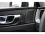 Volvo XC60 T6 Plug-in hybrid AWD Ultra Dark | Panoramadak met schuif-/kantelfunctie | Semi elektrische trekhaak | Verwarmbare voorstoelen, achterbank en stuurwiel | Head Up Display | 360° Parkeer Camera | Premium audio by Harman Kardon | Google infotainment |