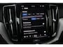Volvo XC60 T6 Plug-in hybrid AWD Ultra Dark | Panoramadak met schuif-/kantelfunctie | Semi elektrische trekhaak | Verwarmbare voorstoelen, achterbank en stuurwiel | Head Up Display | 360° Parkeer Camera | Premium audio by Harman Kardon | Google infotainment |