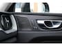 Volvo XC60 T6 Plug-in hybrid AWD Ultra Dark | Panoramadak met schuif-/kantelfunctie | Semi elektrische trekhaak | Verwarmbare voorstoelen, achterbank en stuurwiel | Head Up Display | 360° Parkeer Camera | Premium audio by Harman Kardon | Google infotainment |
