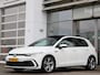 Volkswagen Golf 1.5 eTSI 131 pk DSG R-Line Business+ | Panorama dak | Trekhaak | Stoel + Stuurverwarming | ACC | LED | App Connect | Sfeerverlichting |