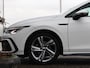 Volkswagen Golf 1.5 eTSI 131 pk DSG R-Line Business+ | Panorama dak | Trekhaak | Stoel + Stuurverwarming | ACC | LED | App Connect | Sfeerverlichting |