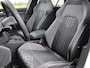 Volkswagen Golf 1.5 eTSI 131 pk DSG R-Line Business+ | Panorama dak | Trekhaak | Stoel + Stuurverwarming | ACC | LED | App Connect | Sfeerverlichting |