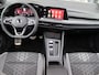 Volkswagen Golf 1.5 eTSI 131 pk DSG R-Line Business+ | Panorama dak | Trekhaak | Stoel + Stuurverwarming | ACC | LED | App Connect | Sfeerverlichting |