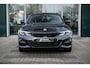 BMW 3-Serie Touring 330e High Executive | M Sportpakket | Trekhaak | Panorama dak | Elektrisch verstelbare stoelen | Comfort Acces | Head-Up Display