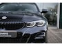 BMW 3-Serie Touring 330e High Executive | M Sportpakket | Trekhaak | Panorama dak | Elektrisch verstelbare stoelen | Comfort Acces | Head-Up Display