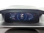 Peugeot 208 Allure Pack 100pk | Navigatie via Apple Carplay / Android Auto | Achteruitrijcamera | 3D Cockpit | Climate Control | Adaptieve Cruise Control | Stoelverwarming | Parkeersensoren | Stof/kunstleder | Keyless | DAB+ radio | Led koplampen | Donker getint glas | 16" lichtmetalen velgen |