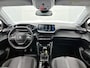 Peugeot 208 Allure Pack 100pk | Navigatie via Apple Carplay / Android Auto | Achteruitrijcamera | 3D Cockpit | Climate Control | Adaptieve Cruise Control | Stoelverwarming | Parkeersensoren | Stof/kunstleder | Keyless | DAB+ radio | Led koplampen | Donker getint glas | 16" lichtmetalen velgen |