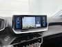Peugeot 208 Allure Pack 100pk | Navigatie via Apple Carplay / Android Auto | Achteruitrijcamera | 3D Cockpit | Climate Control | Adaptieve Cruise Control | Stoelverwarming | Parkeersensoren | Stof/kunstleder | Keyless | DAB+ radio | Led koplampen | Donker getint glas | 16" lichtmetalen velgen |
