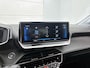 Peugeot 208 Allure Pack 100pk | Navigatie via Apple Carplay / Android Auto | Achteruitrijcamera | 3D Cockpit | Climate Control | Adaptieve Cruise Control | Stoelverwarming | Parkeersensoren | Stof/kunstleder | Keyless | DAB+ radio | Led koplampen | Donker getint glas | 16" lichtmetalen velgen |