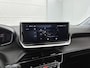 Peugeot 208 Allure Hybrid 110pk Automaat | Navigatie | Climate Control | Cruise Control | Parkeersensoren v+a | Armsteun | Digitaal instrumentenpaneel | Draadloze Apple Carplay / Android Auto | DAB+ radio | All seasonbanden | Led koplampen | Donker getint glas | 16" lichtmetalen velgen |