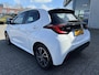 Toyota Yaris HYBRID 115 DYNAMIC APPLE/ANDROID LED KEYLESS 16" LM-VELGEN NL-AUTO DEALER-ONDERHOUDEN