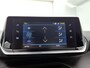 Peugeot e-208 EV Active Pack 50 kWh 136pk | Accu SOH 96,8% | Navigatie | Climate Control | Cruise Control | Armsteun | Led koplampen | DAB+ radio | Parkeersensoren | Keyless start | Apple Carplay / Android Auto | Bluetooth | Elektrisch inklapbare spiegels | Regensensor | Automatisch dimlicht | 16" lichtmetalen velgen |