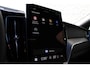 Volvo XC60 2.0 T6 Plug-in hybrid AWD Plus Black Edition | Nappa leder Open Grid | Panoramadak | Visual Park Assist | 6,4 kw Boordlader | Luchtvering | Preconditioning | Getinte ramen | Blis | Headup display | Full Led | Driver Assistance | Driver Awareness | 21 Inch | Premium Audio by Harman Kardon | Google Maps | Google Assistant | Blis | Premium Pack | Elektrische achterklep | Verwarmbaar stuurwiel | Keyless | Elektrisch verstelbare voorstoelen met geheugen | Stoelverwarming voor en achte